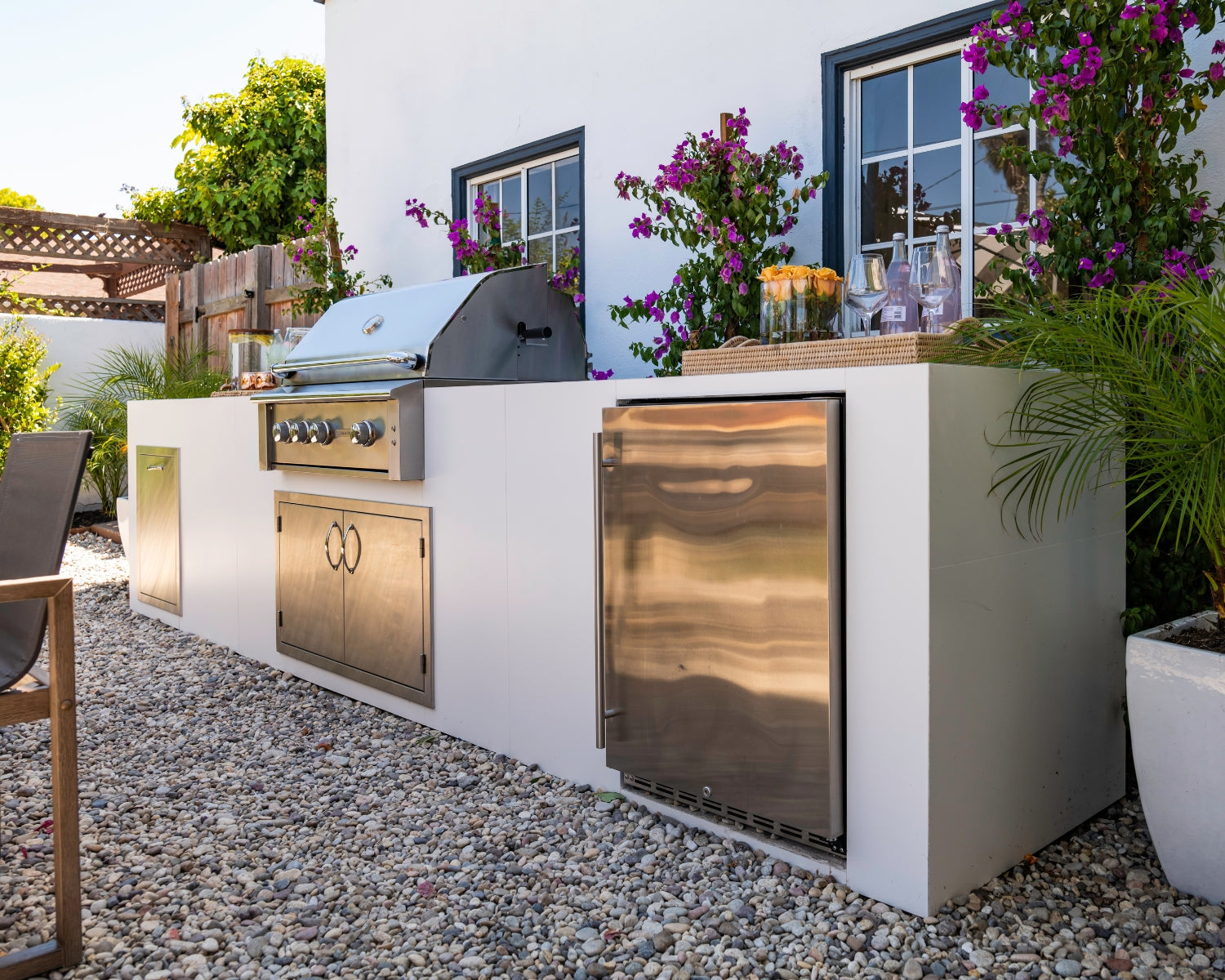 Create the Ultimate Outdoor Kitchen: A Guide to Smart Design, Durable Materials, and Celebrity Inspiration