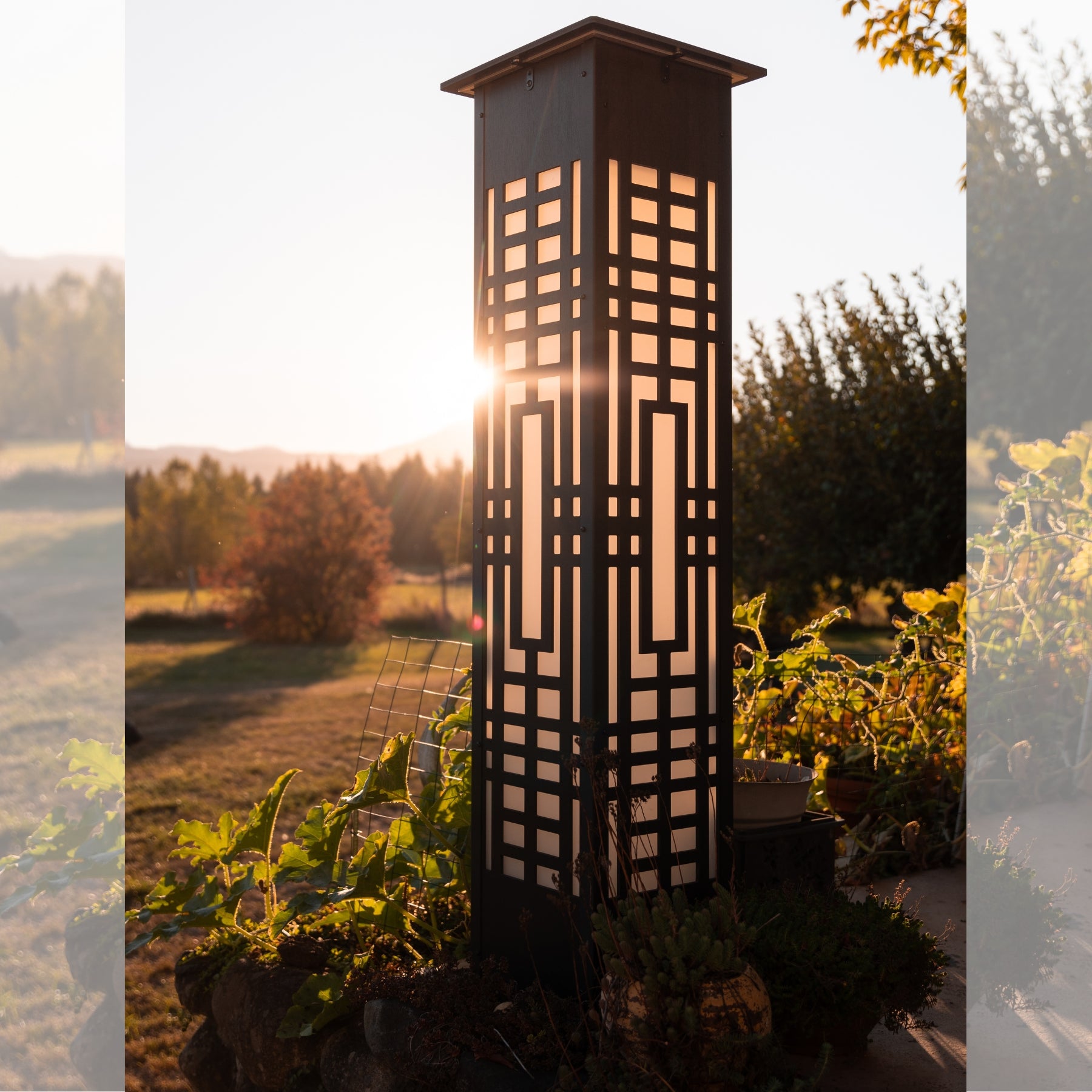 Solar Light Towers | Diffused Light Edition