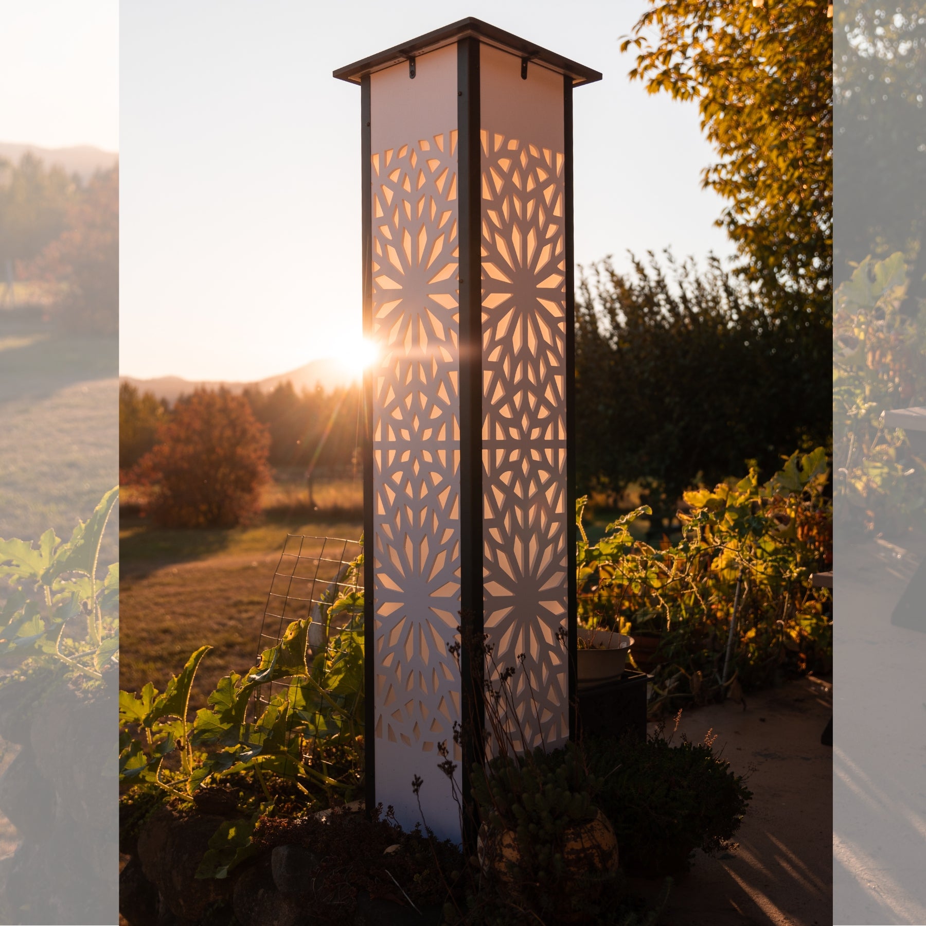 Solar Light Towers | Diffused Light Edition